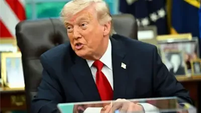 ترامب يحذر: إيران ستواجه ردًا قاسيًا إذا استهدفت سفنًا أمريكية في مضيق هرمز