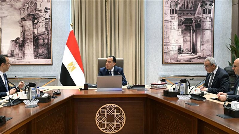 رئيس الوزراء يتابع الموقف التنفيذي للمبادرة الرئاسية 
