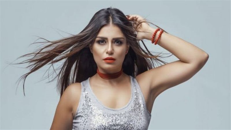 الفنانة منه فضالى 