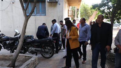 حملات بالجيزة تغلق مقاهي مخالفة وتزيل إشغالات بالدقي والعجوزة