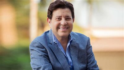 وصول جثمان أمير الغناء العربي هاني شاكر إلى مطار القاهرة