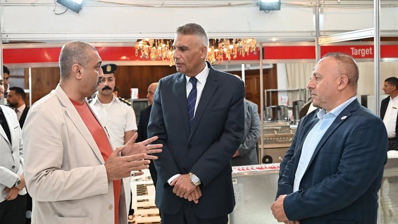 جانب من الإفتتاح 