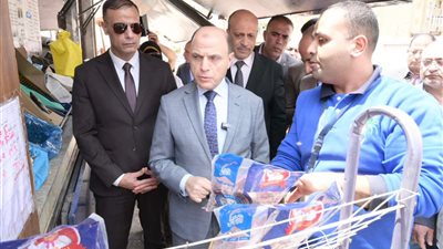 محافظ الغربية يتفقد سوق اليوم الواحد بالمحلة ويؤكد استمرار التوسع بالمحافظة