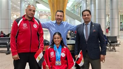 «الرياضة» تستقبل أبطال التجديف البارالمبي بمطار القاهرة