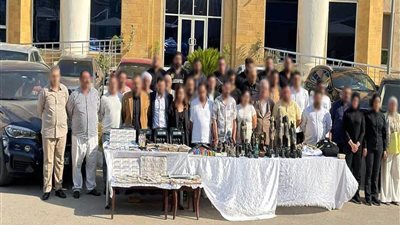 33 متهمًا بينهم سيدات يحوّلون الفيلات إلى أوكار خداع بـ«كنوز مزيفة» وإيصالات أمانة بالجيزة