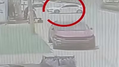 طالب بدون رخصة يدهس 3 أشخاص بسيارته في أشمون.. والتحريات تكشف التفاصيل 