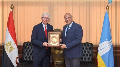 محافظ الإسكندرية يبحث مع سفير بيرو تعزيز التعاون الثقافي والاستثماري