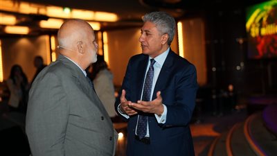 مصر تبحث تعزيز الاستثمار السياحي مع المجلس العالمي للسياحة والسفر