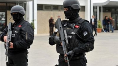 جريمة قتل بشعة.. طعنت زوجها وادعت تعرضه لعملية سطو مسلح