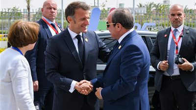 الرئيس السيسي وماكرون يفتتحان المقر الجديد لجامعة سنجور ببرج العرب