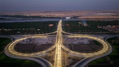 غضب كامل الوزير على مهندس بأسيوط يثير الجدل وساويرس يدخل على الخط.. ما القصة؟