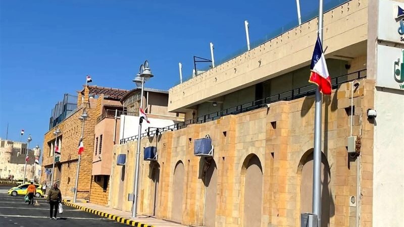 الإسكندرية تتزين لاستقبال السيسي وماكرون