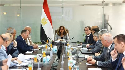 منال عوض تناقش موازنة التنمية المحلية وخطط التوسع في المشروعات الخضراء
