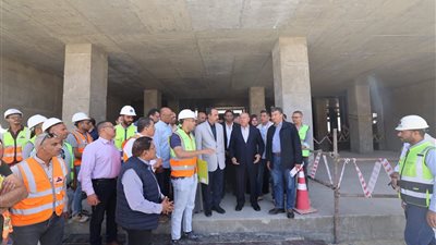 وزير النقل يتابع تنفيذ الخط الثاني للقطار الكهربائي السريع من ديروط إلى الأقصر