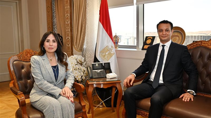 وزيرة الإسكان والمرافق والمجتمعات العمرانية