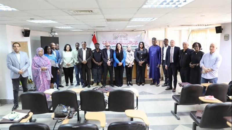 جانب من الدورة 