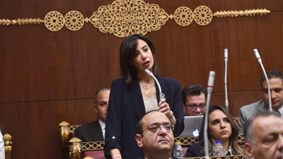 يوستينا رامي تسأل الحكومة عن مصير خطة تشغيل المطارات بمشاركة القطاع الخاص