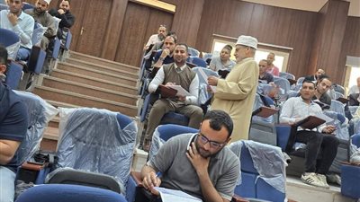 وكلاء ورؤساء أقسام كلية الدراسات العليا بالأزهر يتابعون اختبارات كتب التراث