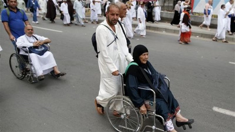 الطواف بكرسي متحرك