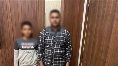 «طفل الرعب» بالمنيا.. الداخلية تكشف حقيقة صور طالب يحمل سلاحا ويهدد الأطفال