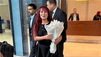 Stephanie تصل القاهرة استعدادًا لواحدة من أكبر حفلات الصيف