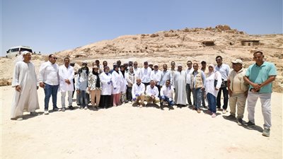 وزير السياحة يتفقد حفائر البعثة المصرية بالأقصر ويشهد اكتشافات أثرية جديدة