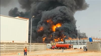 قرارات عاجلة من محافظ الشرقية بعد حريق مصنع بويات بالعاشر.. تفاصيل