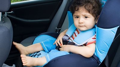  8 مقتنيات تجعل حقيبة سيارتكِ منقذاً ذكياً لطفلك