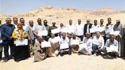 وزير السياحة ومحافظ الأقصر يفتتحان مقبرتي أمنحتب رابويا وابنه