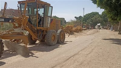 استمرار حملات تسوية وتمهيد الطرق لتحسين حركة المواطنين باسيوط