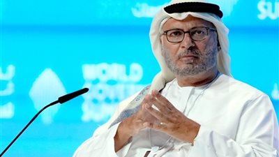 المستشار الدبلوماسي لرئيس الإمارات يعلق على زيارة ترامب للصين