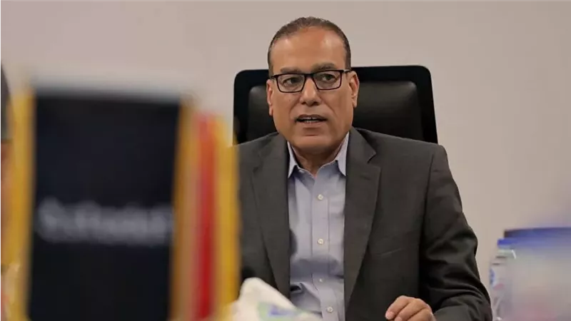 مصطفى عزام