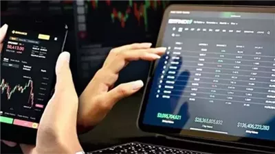 بعد القبض عليهم.. عقوبة عصابة الموافقات الأمنية الوهمية في القانون