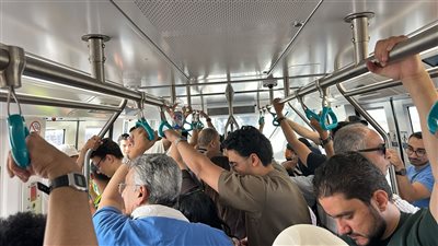 إقبال كبير من المواطنين على محطات المرحلة الأولى لمونوريل شرق النيل