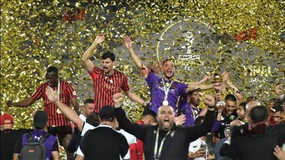 فرحة عارمة للاعبي اتحاد العاصمة بعد التتويج بالكونفيدرالية.. واللقب الأول في تاريخ النادي