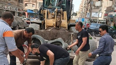 محافظ الدقهلية يقود حملة مكبرة لإزالة الإشغالات بحي غرب المنصورة
