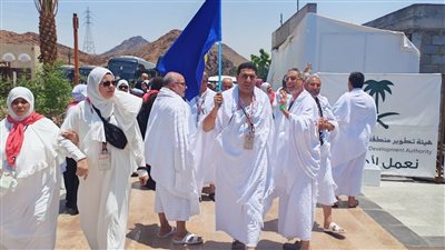 حجاج بيت الله الحرام يؤدون طواف الإفاضة وسط خدمات متكاملة