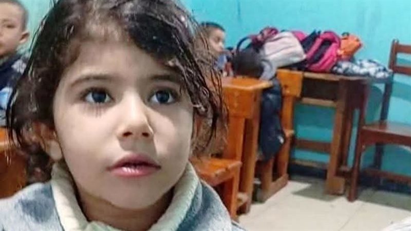 الطفلة لارين