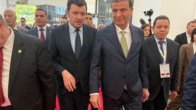 وزير الزراعة يشارك في افتتاح المعرض الدولي للفلاحة بالجزائر