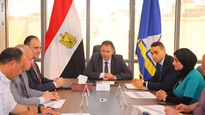 محافظ دمياط يأمر بحصر ميداني دقيق للمحال التجارية لضبط المنظومة