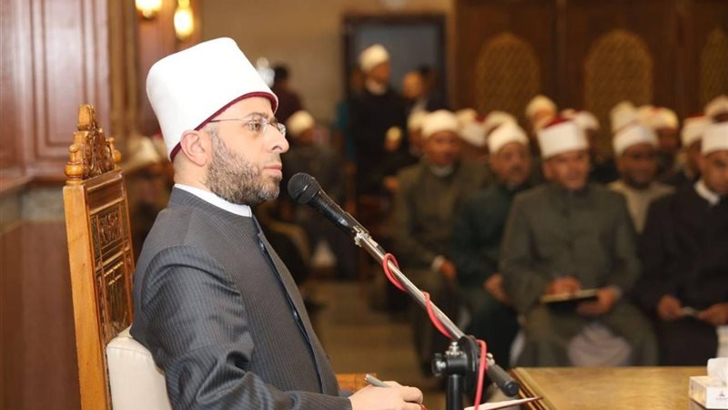 وزير الأوقاف خلال اللقاء 