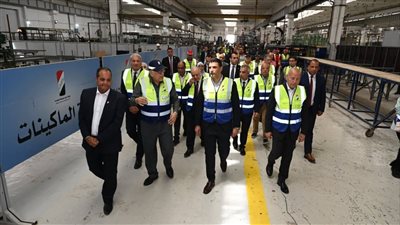 وزير الصناعة يتفقد مصنع النصر للسيارات بحلوان ويشيد بجودة الإنتاج وخطط التوسع