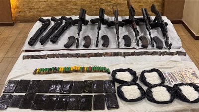 مصرع عنصرين شديدي الخطورة وضبط مخدرات وأسلحة بـ90 مليون جنيه