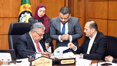 محافظ الدقهلية للنواب : نسابق الزمن لتلبية مطالب المواطنين