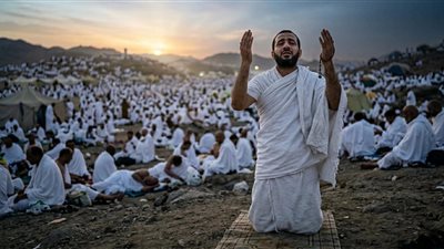 لماذا أُمر الحاج بالوقوف عند المشعر الحرام بالمزدلفة؟ الأوقاف تجيب 