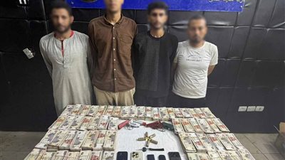 سقوط تشكيل احتيالي استولى على أموال المواطنين بانتحال صفة موظفي بنوك بالقاهرة
