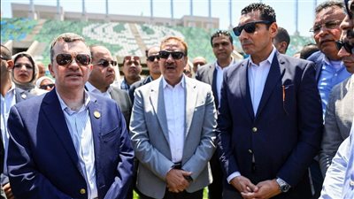 وزيرا التخطيط والشباب والرياضة ومحافظ بورسعيد يتفقدون ستاد المصري الجديد 