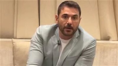 “قولي حاجة مختلفة”.. أحمد عز يحرج بوسي شلبي على الهواء ويشعل الجدل