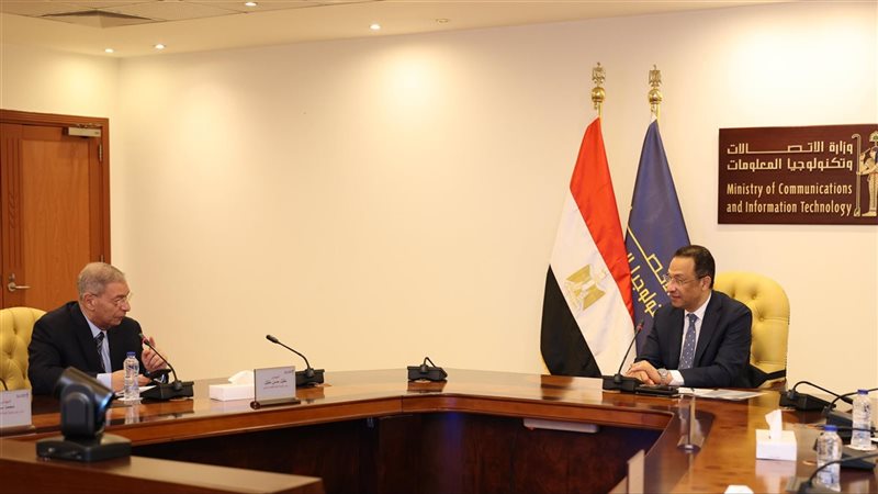 وزير الاتصالات
