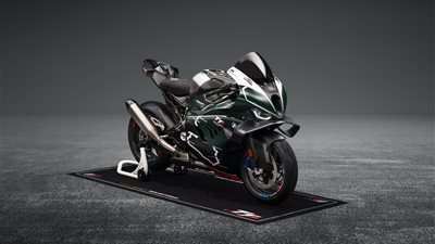  بي ام دبليو تحتفل بسباق جزيرة مان TT بإطلاق M 1000 RR إصدار محدود
